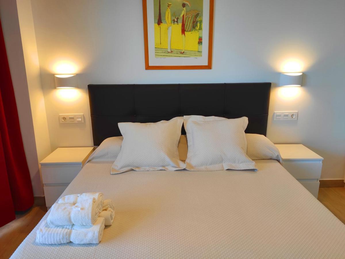 Beachfront -- New Luxury Apartment -- 1ª Linea Playa -- Fuengirola City Center -- Private Parking -- Panoramic Sea Views -- المظهر الخارجي الصورة