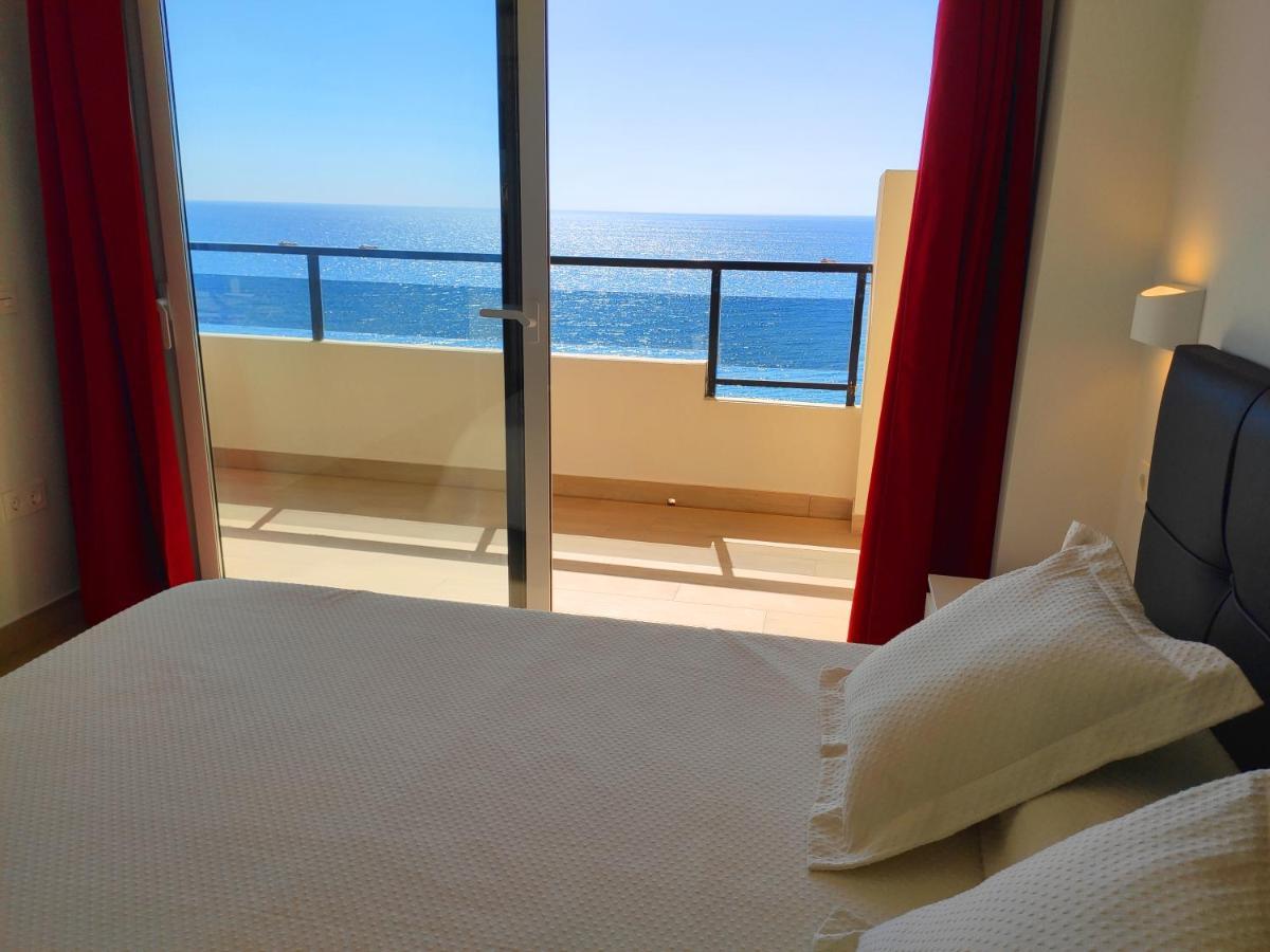 Beachfront -- New Luxury Apartment -- 1ª Linea Playa -- Fuengirola City Center -- Private Parking -- Panoramic Sea Views -- المظهر الخارجي الصورة