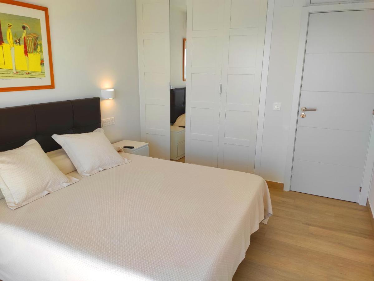 Beachfront -- New Luxury Apartment -- 1ª Linea Playa -- Fuengirola City Center -- Private Parking -- Panoramic Sea Views -- المظهر الخارجي الصورة