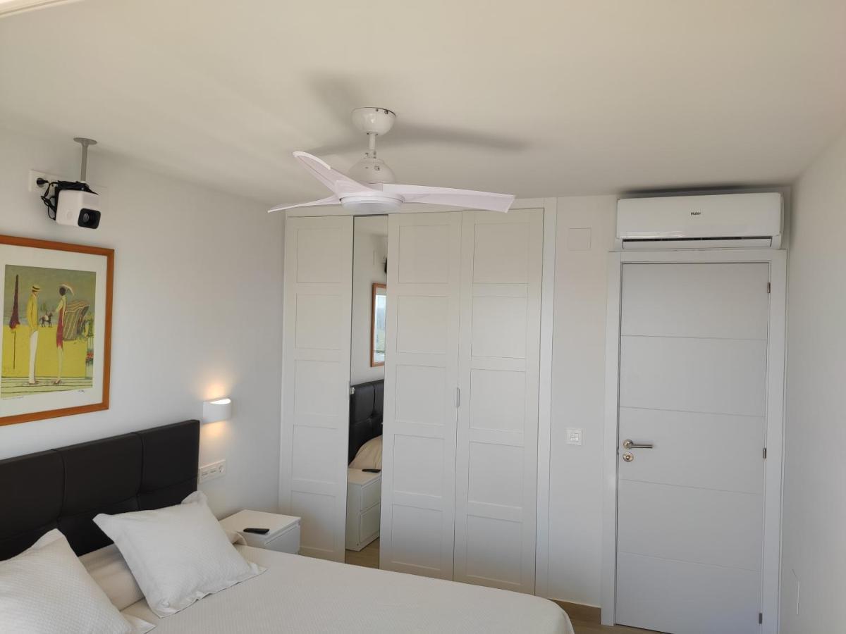 Beachfront -- New Luxury Apartment -- 1ª Linea Playa -- Fuengirola City Center -- Private Parking -- Panoramic Sea Views -- المظهر الخارجي الصورة